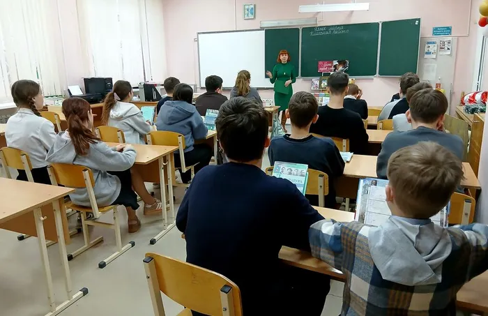 Библиотекарь рассказывает о дне поэзии