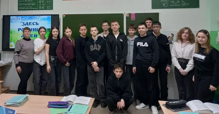 В стенах школы №1 прошел краеведческий час «Исцеляя добром», посвященный женщинам-врачам Матвеево-Курганского района