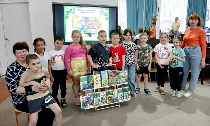 Фото с выставкой