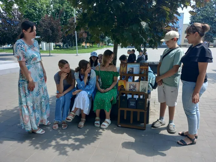 В рамках проекта «Читальный зал под открытым небом» прошла познавательная минутка под названием «Приключенческий мир Генри Хаггарда».