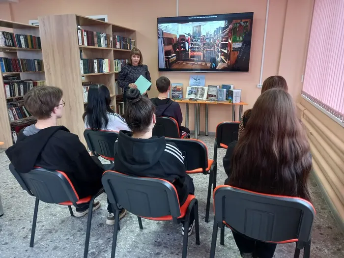 , библиотекарь перешел к рассказу об обычаях и традициях северных народов