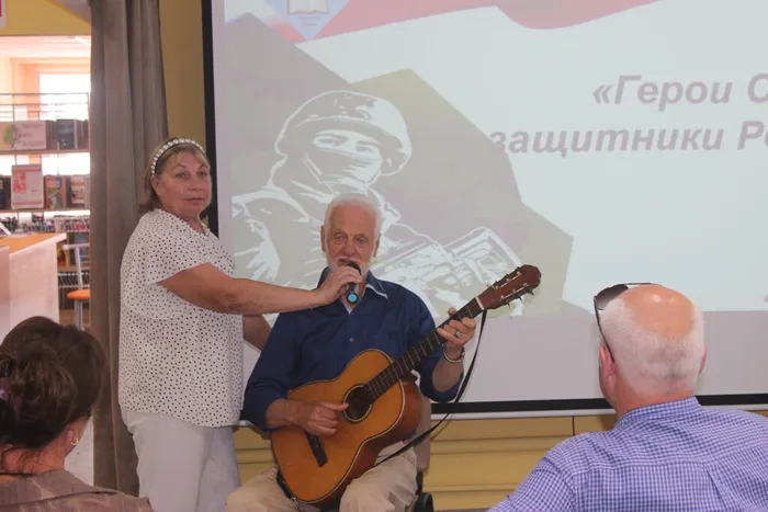 В. Н. Москаленко с авторской песней