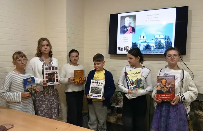 Фото с книжной выставкой