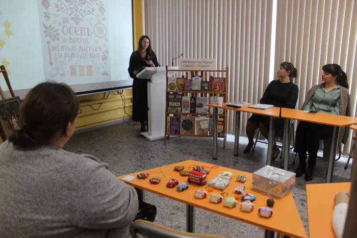 Виктория Геннадьевна рассказала о необходимых материалах для занятия рукоделием