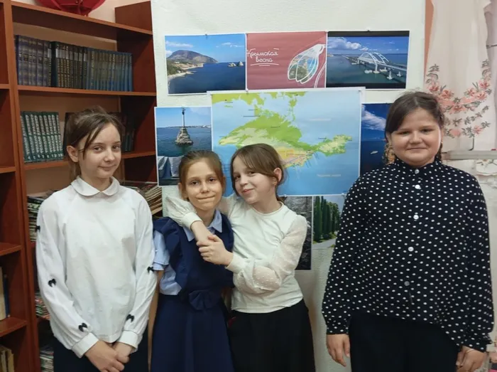 У выставки в Ряженской библиотеке