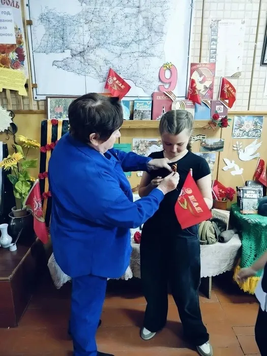 Акция Георгиевская ленточка - каждому читателю. Латоновская библиотека