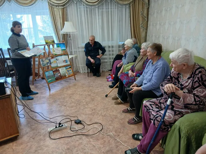 Для получателей социальных услуг СРО№3 п. Сухореченский прошел час краеведенья (2)