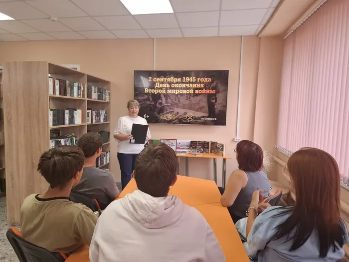 Библиотекарь рассказывает историю ВОВ