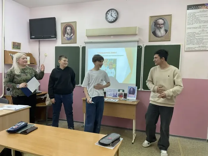 Участники мини-сценки по сказке Салтыкова-Щедрина