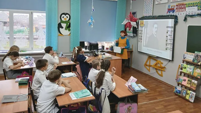 Библиотекарь рассказывает биографию писателя