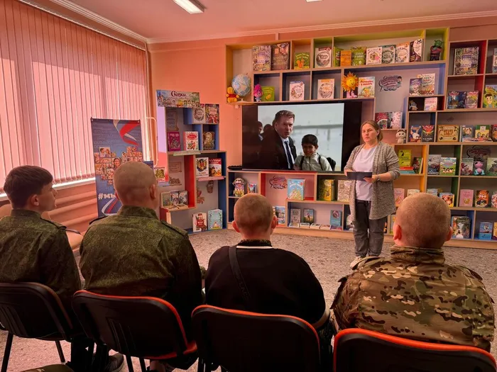 Библиотекарь рассказывает биографию В.В. Жиринрвского