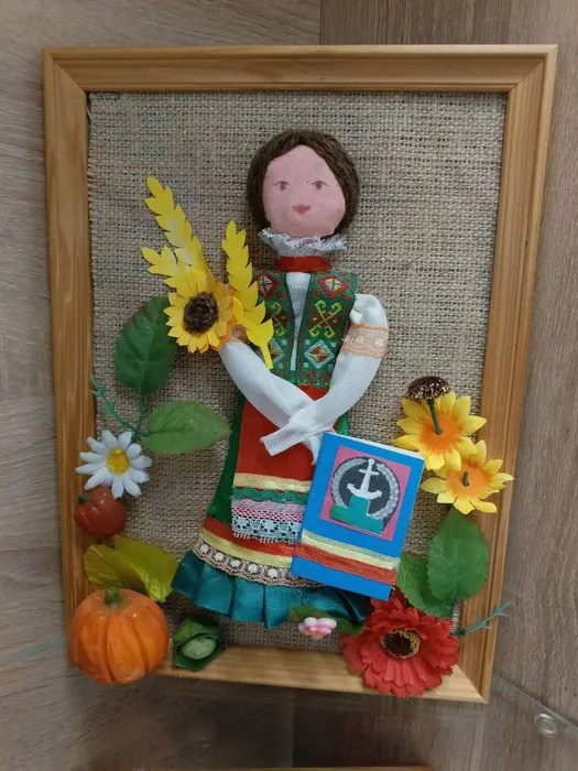 photo_5458796553414839852_y