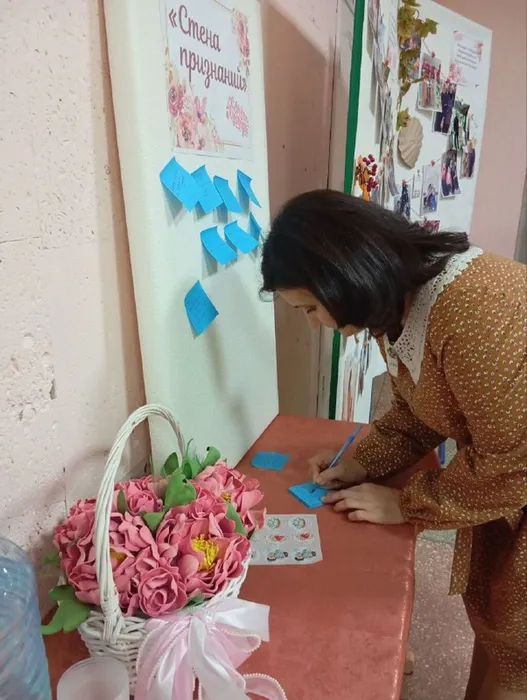 Ряженская библиотека. Стена признания в любви к маме